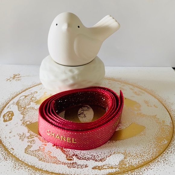 CHANEL Authentic Red with Gold Lettering Ribbon - Picture 5 of 10